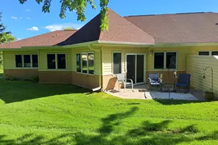 12998 Evergreen Dr, Lindstrom, MN 55045 - Photo 3