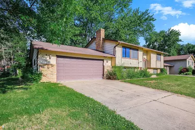 8009 Noble Avenue N, Brooklyn Park, MN 55443 - Photo 3