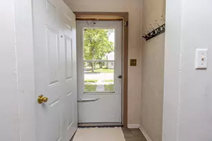 1318 Irving St, Alexandria, MN 56308 - Photo 3