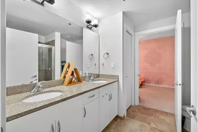 215 10th Avenue S #514, Minneapolis, MN 55415 - Photo 37