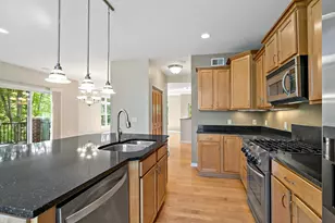 340 Spring St, Saint Paul, MN 55102 - Photo 9