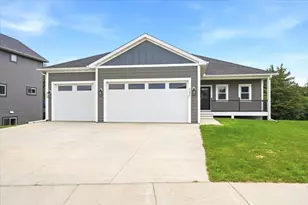 482 Westwood, River Falls, WI 54022 - Photo 3