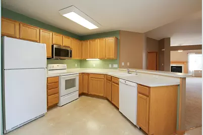 820 Greensview Court NW, Hutchinson, MN 55350 - Photo 11