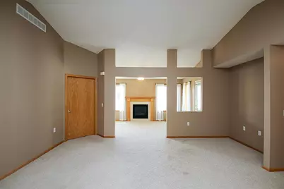 820 Greensview Court NW, Hutchinson, MN 55350 - Photo 3