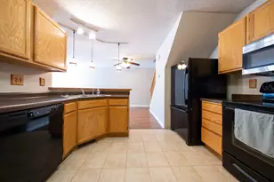 1984 Glenfield Ct, Eagan, MN 55122 - Photo 9