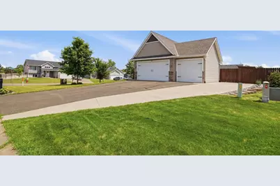1632 Jefferson Street S, Cambridge, MN 55008 - Photo 3