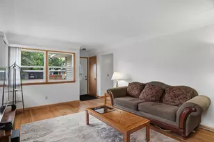 6738 Knoll Street N, Golden Valley, MN 55427 - Photo 7