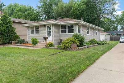 6738 Knoll Street N, Golden Valley, MN 55427 - Photo 3