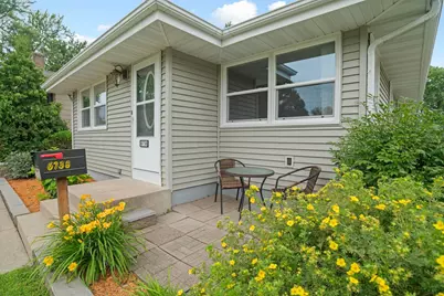 6738 Knoll Street N, Golden Valley, MN 55427 - Photo 5