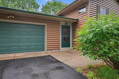 2288 Phylis Court E, Maplewood, MN 55119 - Photo 3