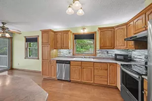 2288 Phylis Ct E, Maplewood, MN 55119 - Photo 11