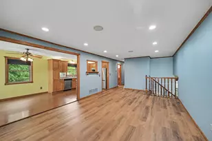 2288 Phylis Ct E, Maplewood, MN 55119 - Photo 5