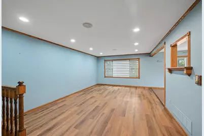 2288 Phylis Court E, Maplewood, MN 55119 - Photo 5
