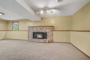 2288 Phylis Ct E, Maplewood, MN 55119 - Photo 17