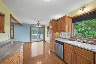 2288 Phylis Court E, Maplewood, MN 55119 - Photo 9