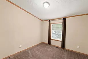 2 Barker Dr, Duluth, MN 55808 - Photo 9