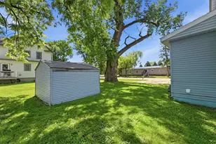 909 14th St S, Benson, MN 56215 - Photo 5