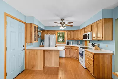 917 Arbogast Street, Shoreview, MN 55126 - Photo 9