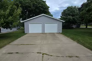 500 Lexington St, Milroy, MN 56263 - Photo 3