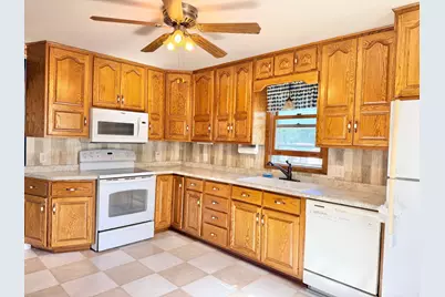 1308 6th Avenue NW, Austin, MN 55912 - Photo 9