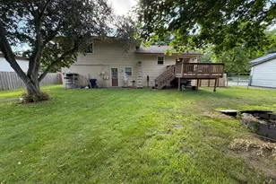 7356 Douglas Dr N, Brooklyn Park, MN 55443 - Photo 19