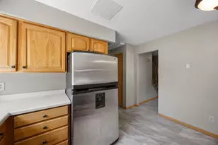 6117 W 105th St, Bloomington, MN 55438 - Photo 9
