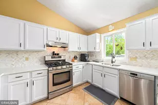 1521 Earle Way, Burnsville, MN 55306 - Photo 23