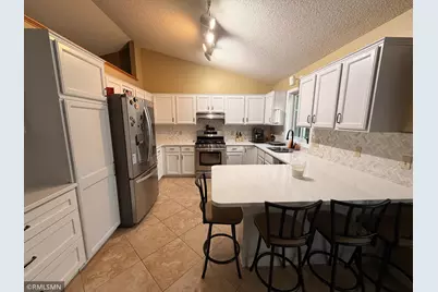 1521 Earle Way, Burnsville, MN 55306 - Photo 7