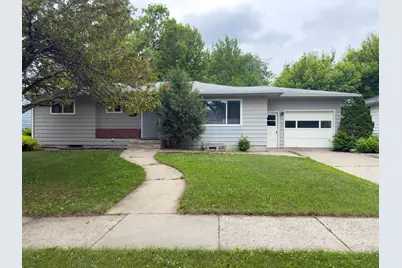 1107 17th Street S, Moorhead, MN 56560 - Photo 3