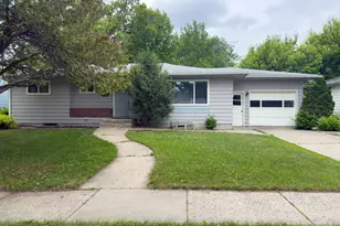 1107 17th St S, Moorhead, MN 56560 - Photo 3