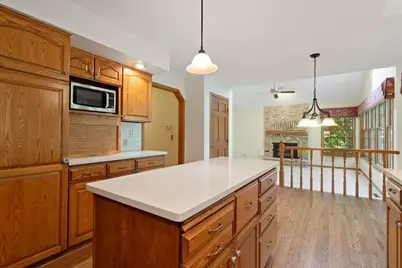 303 Hazel Street W, Stillwater, MN 55082 - Photo 11