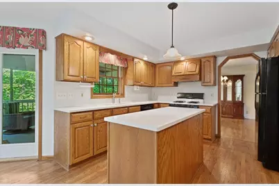303 Hazel Street W, Stillwater, MN 55082 - Photo 9