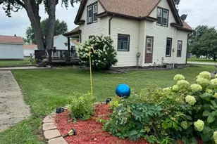 501 1st Ave SE, Pine Island, MN 55963 - Photo 1