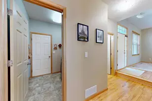21376 Hytrail Cir, Lakeville, MN 55044 - Photo 19