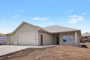 1507 Buffalo Ridge Dr, Luverne, MN 56156 - Photo 3