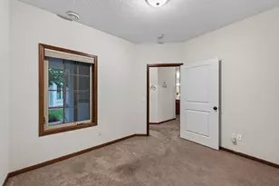 313 Summer Pl E, Maplewood, MN 55117 - Photo 17