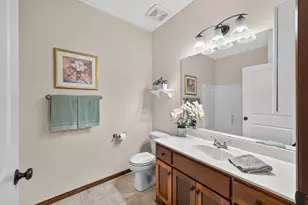 313 Summer Pl E, Maplewood, MN 55117 - Photo 13