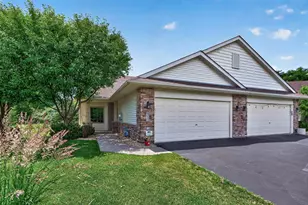 313 Summer Pl E, Maplewood, MN 55117 - Photo 1