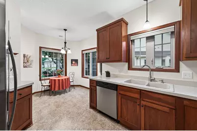 313 Summer Place E, Maplewood, MN 55117 - Photo 5