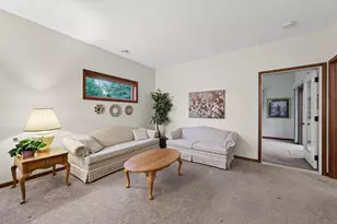 313 Summer Pl E, Maplewood, MN 55117 - Photo 7