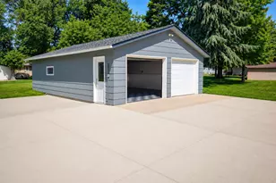 420 S Swift Ave, Litchfield, MN 55355 - Photo 37