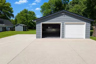 420 S Swift Ave, Litchfield, MN 55355 - Photo 3