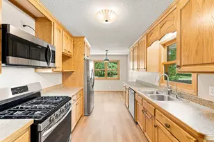 2808 Laport Dr, Mounds View, MN 55112 - Photo 9
