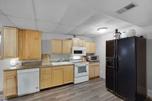 320 N West St, Belle Plaine, MN 56011 - Photo 33