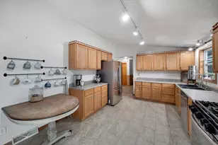 320 N West St, Belle Plaine, MN 56011 - Photo 9