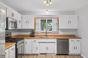 9626 Wellington Ln N, Maple Grove, MN 55369 - Photo 9
