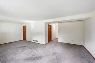 4029 Silver Lake Rd NE, Saint Paul, MN 55421 - Photo 19