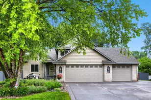 7842 20th St N, Oakdale, MN 55128 - Photo 1