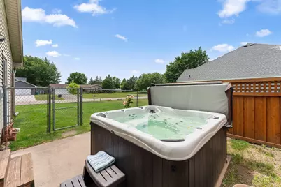 2416 95th Avenue N, Brooklyn Park, MN 55444 - Photo 33