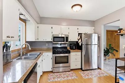 17627 Ionia Court, Lakeville, MN 55044 - Photo 11